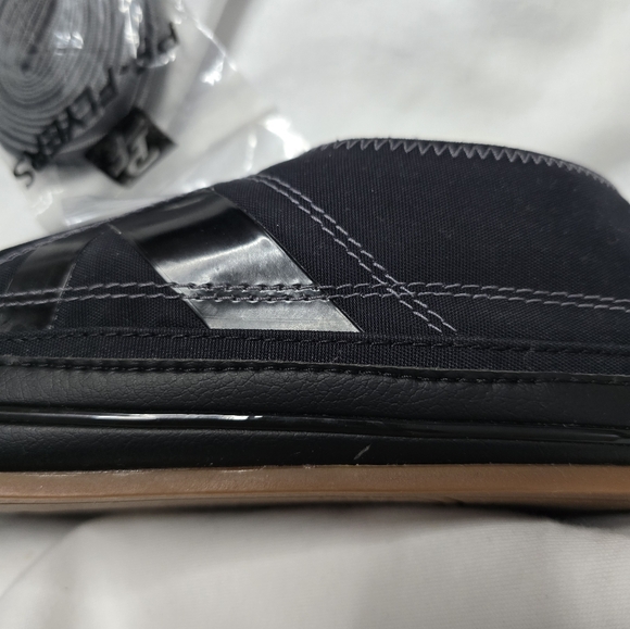 P.F. Flyers sandlot black low top sneakers New with extra laces size W8.… - Picture 14 of 15